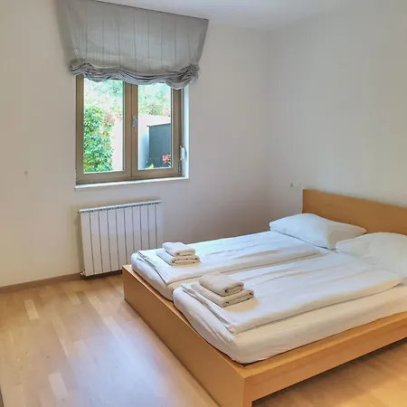 Lägenhet Casa Valovine- *