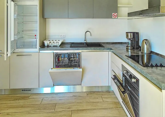 Valovine Stoja Πούλα